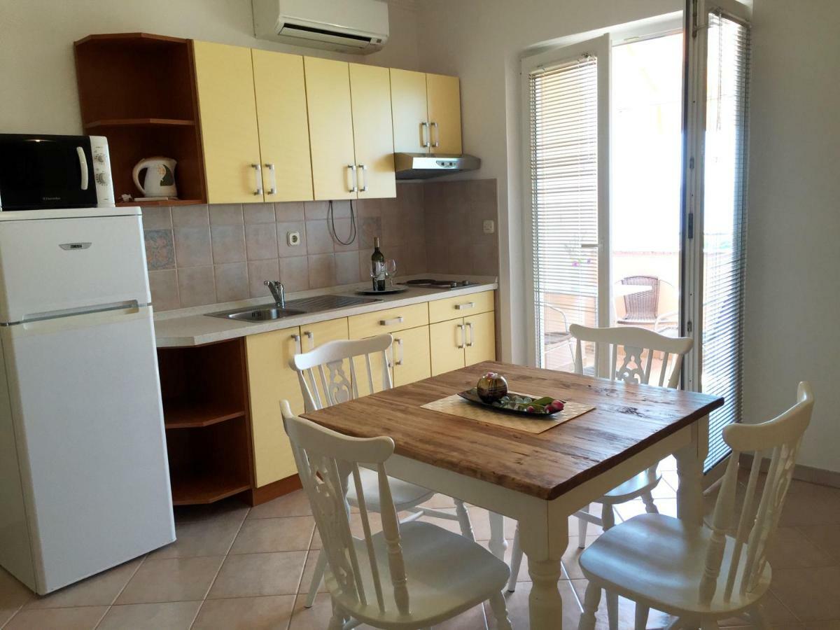 Apartmani Lorena Privlaka  Eksteriør billede